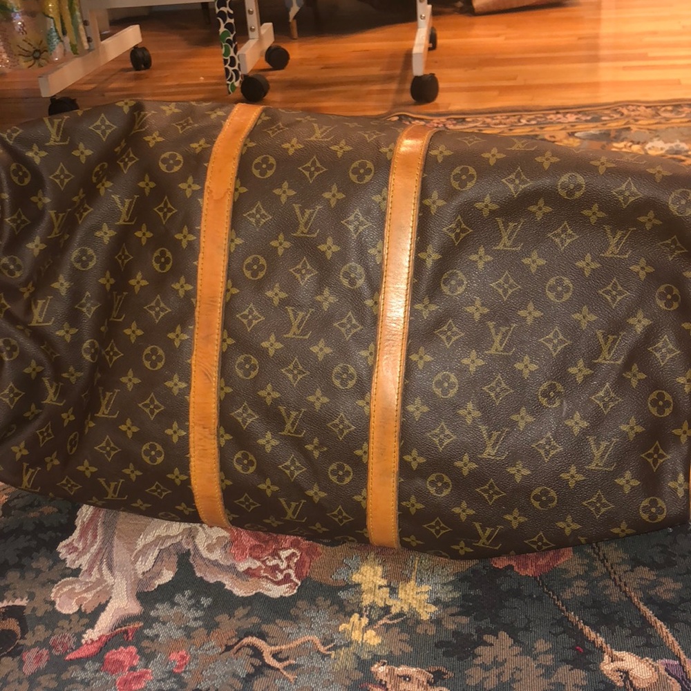 LOUIS VUITTON EUC LARGE TRAVEL BAG WITH STRAP - Picture 4 of 8